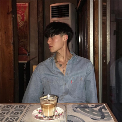 最新版2023男生超拽帅气头像(优选18张)