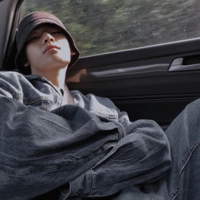 最新版2023男生超拽帅气头像(优选18张)