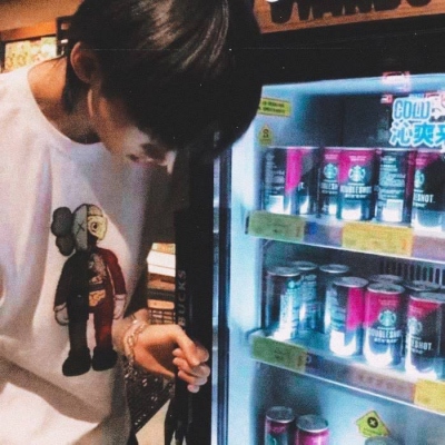 最新版2023男生超拽帅气头像(优选18张)