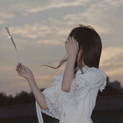 高级氛围感女生头像(20张)