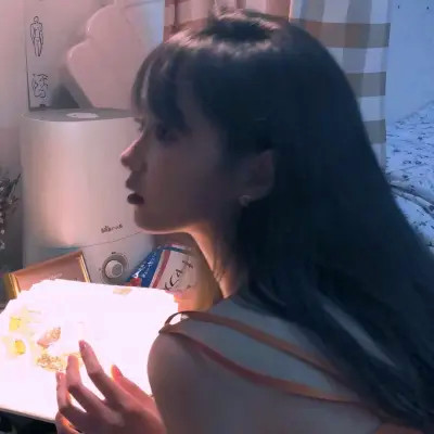 优质稀有ins风女头(精选30张)