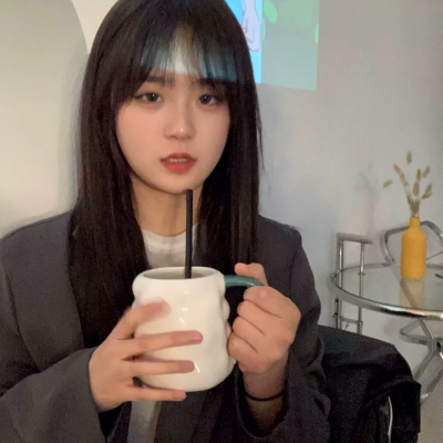 小姐姐微信头像霸气(精选18张)