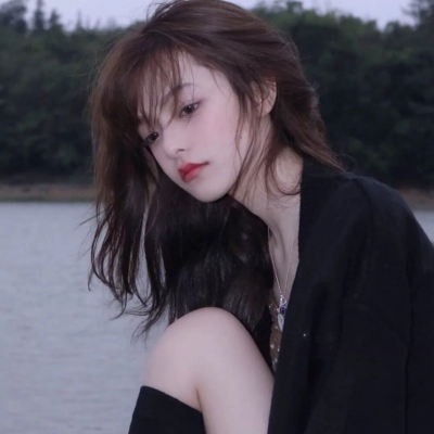 小姐姐微信头像霸气(精选18张)