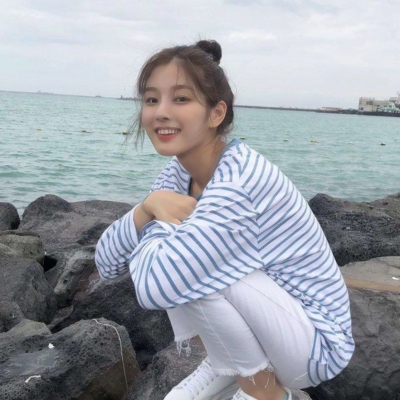 有品位的微信女人头像(共18张)