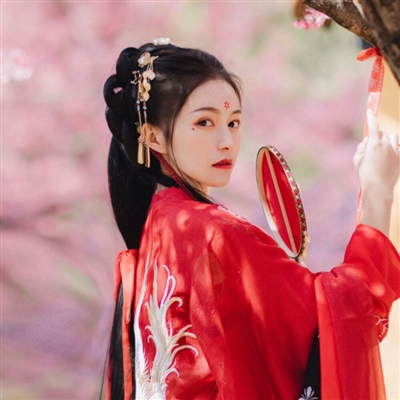 古典气质美女微信头像(精选28张)