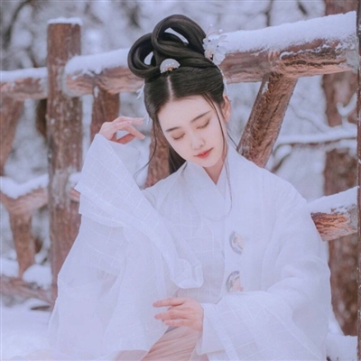 古典气质美女微信头像(精选28张)
