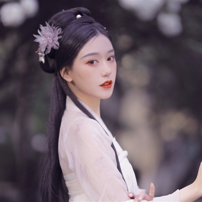 古典气质美女微信头像(精选28张)