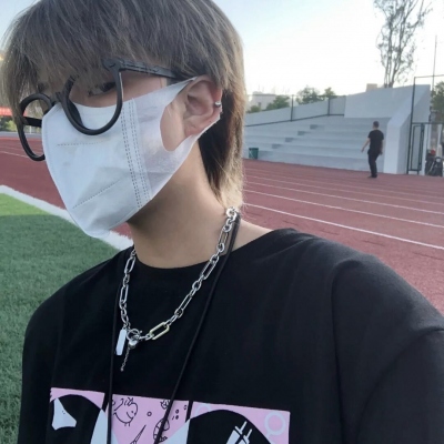 2023年小红书超火头像男(16张)