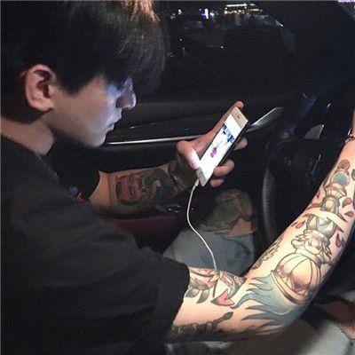 帅气有气质的男生头像(共18张)