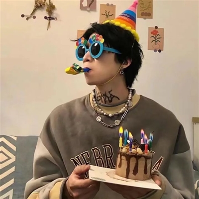 高级感拉满的头像男(18张)