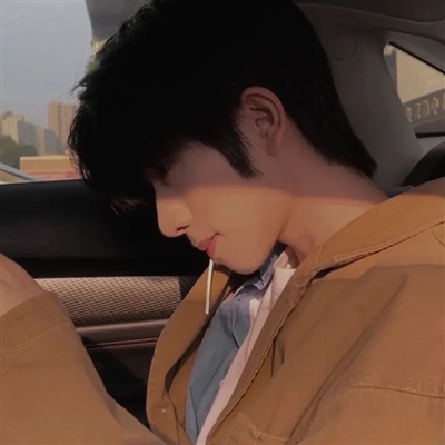 高级感拉满的头像男(18张)