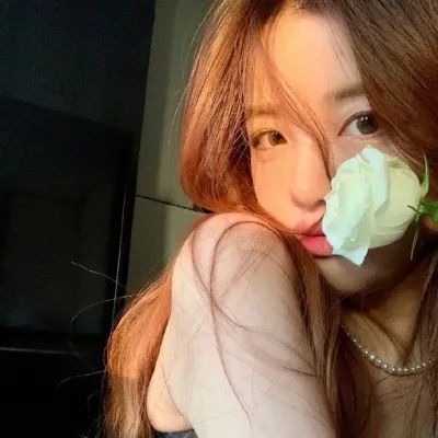 让人忍不住多看几眼的温柔女头像(20张)