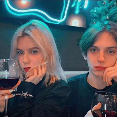 甜蜜情侣头像一左一右霸气(共18张)