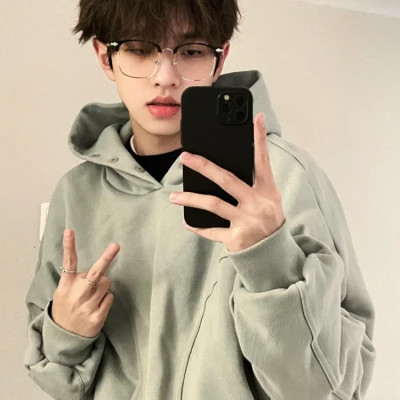 2023最帅动真人头像(共18张)