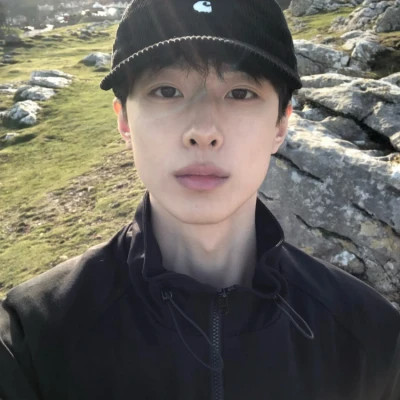 2023最帅动真人头像(共18张)