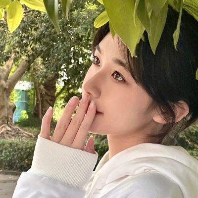 清新治愈系女生扣扣头像(精选18张)