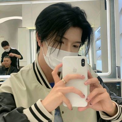 帅到炸裂的氛围感男生好看头像(共18张)