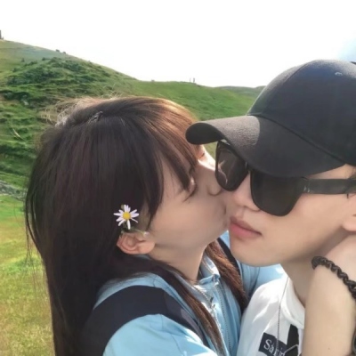 最新潮流个性情侣头像一对两张(18张)