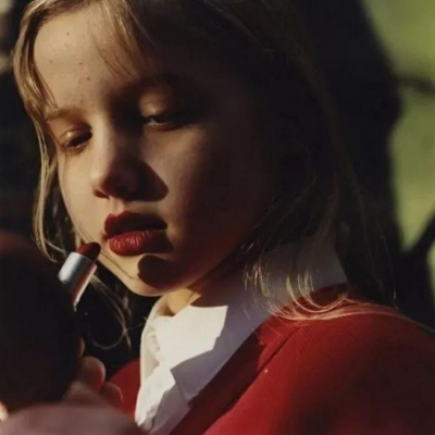 个性潮流精选好看女生头像(优选24张)