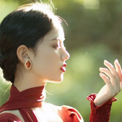 个性潮流精选好看女生头像(优选24张)