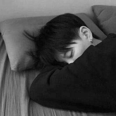 黑白系列超拽男生头像(优选13张)