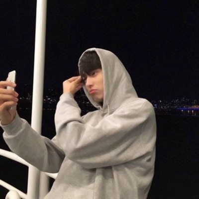 干净唯美的气质帅哥头像图片(共18张)