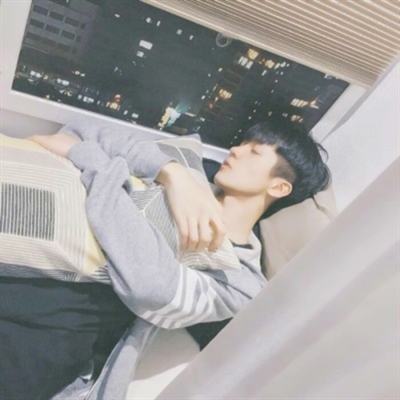 干净唯美的气质帅哥头像图片(共18张)