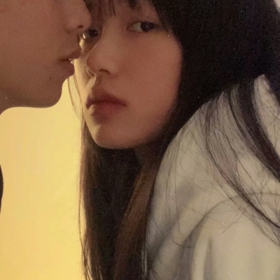 2023幸福甜蜜的双人个性情侣头像(共18张)