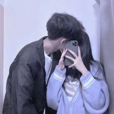 情侣拥抱在一起超级甜的头像图片大全(优选20张)