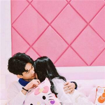 拥抱在一起的情侣头像图片(精选18张)