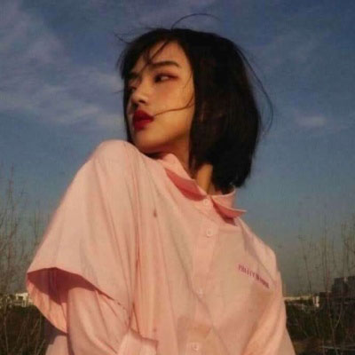 成熟高冷气质女生头像图片(共18张)