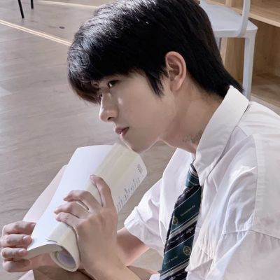 帅气清新的男生头像图片(精选18张)