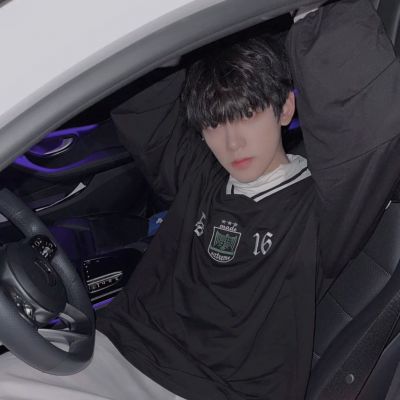 帅气清新的男生头像图片(精选18张)