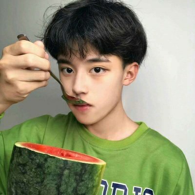 帅气清新的男生头像图片(精选18张)