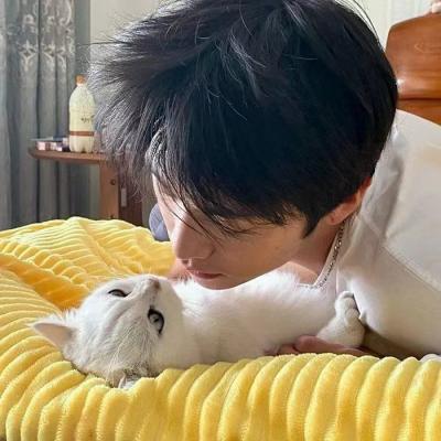 成熟大叔男人味十足微信头像(优选18张)