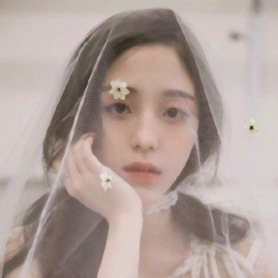 好看网红头像女生高清头像图片(共18张)