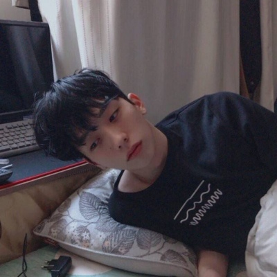 抖音里最深情迷人的男生头像图片大全(精选38张)