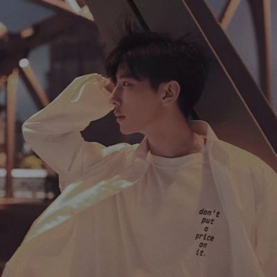 抖音上最火的男生头像图片(16张)