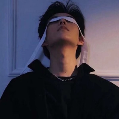 抖音上最火的男生头像图片(16张)