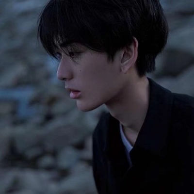 抖音上最火的男生头像图片(16张)