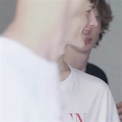 一眼就心动的男生头像图片(共16张)