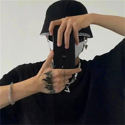 抖音上很火的男头像图片(18张)