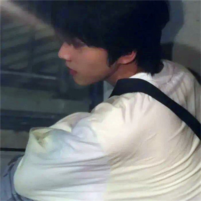 抖音上很火的男头像图片(18张)