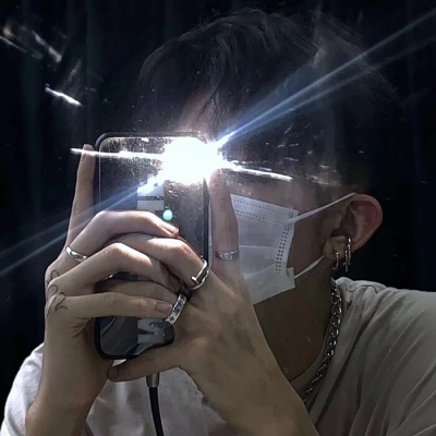 抖音上很火的男头像图片(18张)