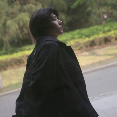 最近比较火的男生头像图片(共18张)