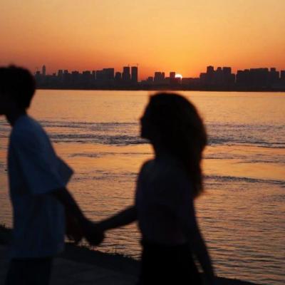 简约高端的小众情侣头像(精选16张)