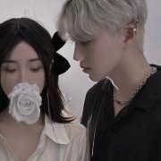 非常难发现的情侣头像一人一张(优选18张)