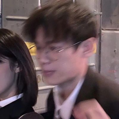 非常难发现的情侣头像一人一张(优选18张)