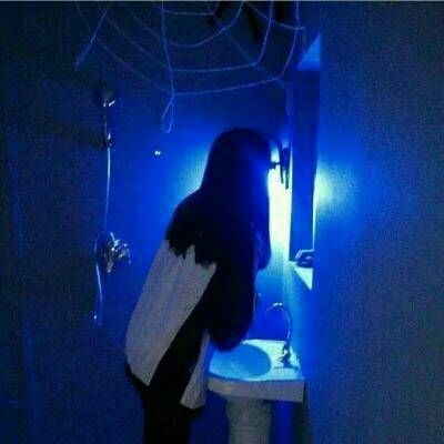 背影情侣头像一人一张(优选18张)