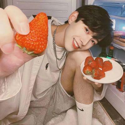 低调成熟微信情侣头像(精选14张)